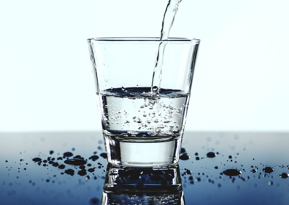 agjërimi shëndeti uji